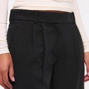 A&F Sloan Tailored Pant in Black - Size 23 / 000